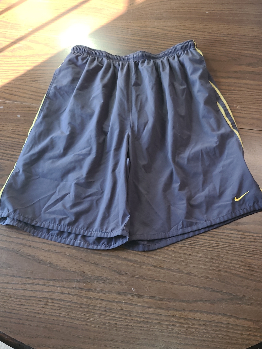 Y2k Vintage Nike Fit Men's Dark Blue Athletic Shorts with Yellow Accents Sizs L